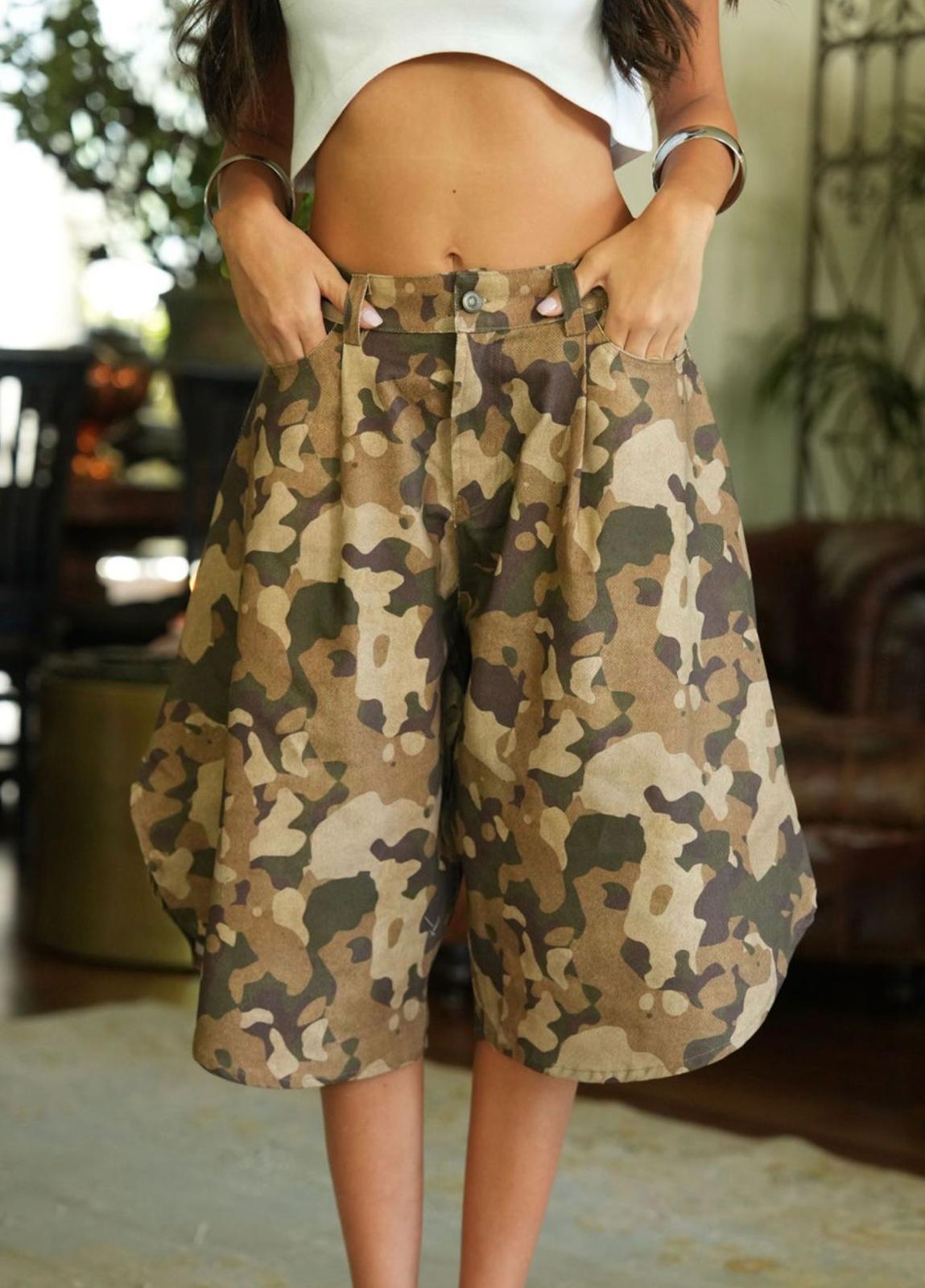Sculpted Camo Bermuda