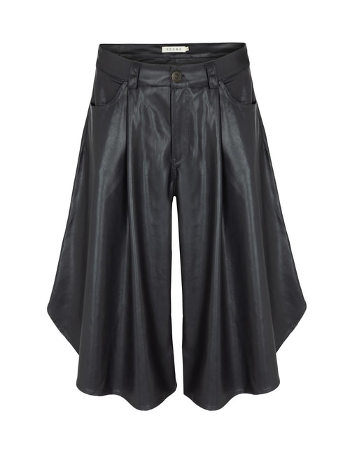 Sculpted Leather Bermuda